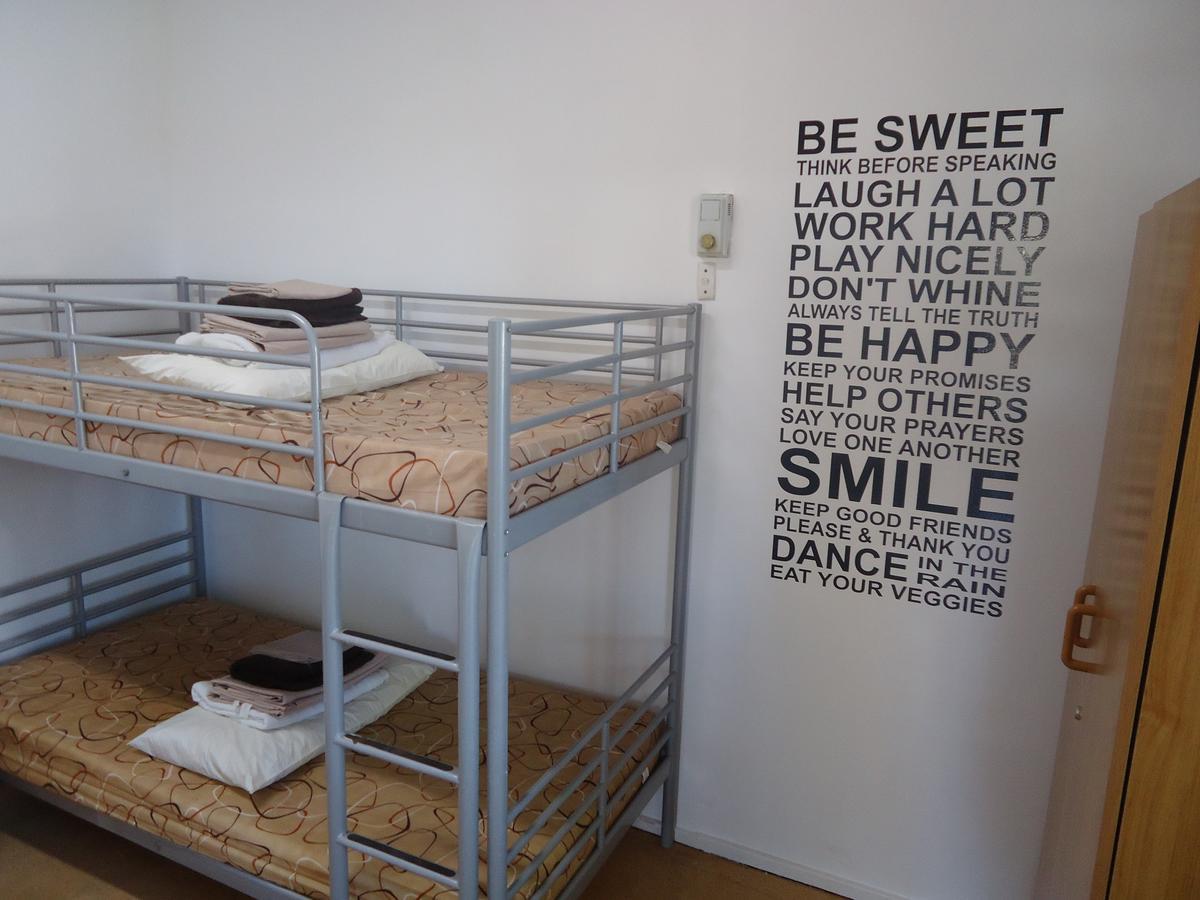 Roey Backpackers And Party Bar Hostel Broome Luaran gambar